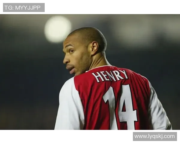 世界足球30号球星盘点：从经典传奇到现代巨星的风采展现